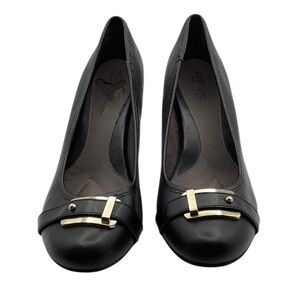 Euro sofft Chic Black Heels with Gold Detail size 7.5M